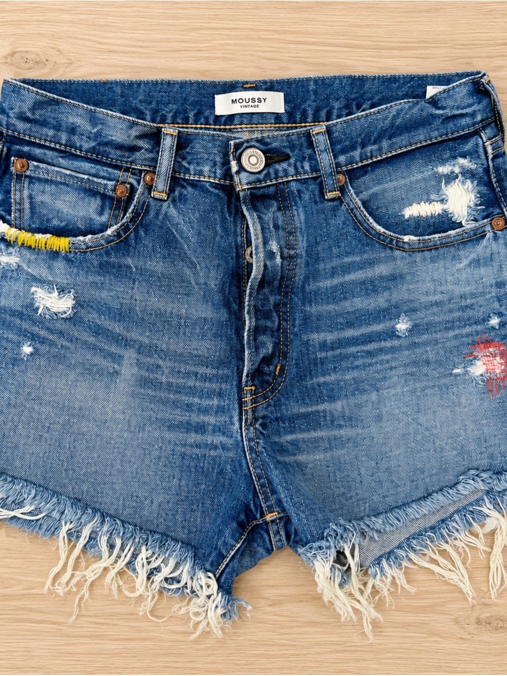 NWOT Moussy Vintage high-rise distressed denim cutoff shorts size 27/4